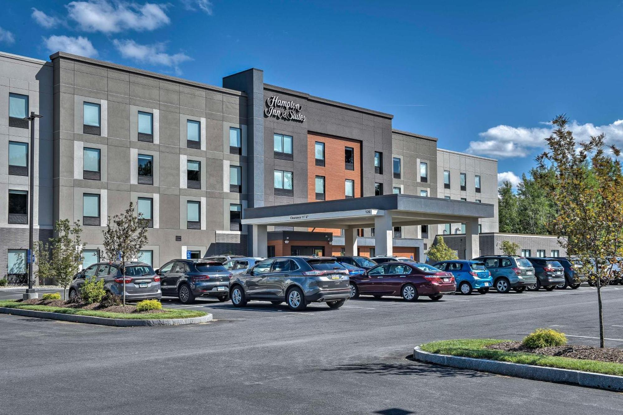 Hampton Inn & Suites Keene Extérieur photo